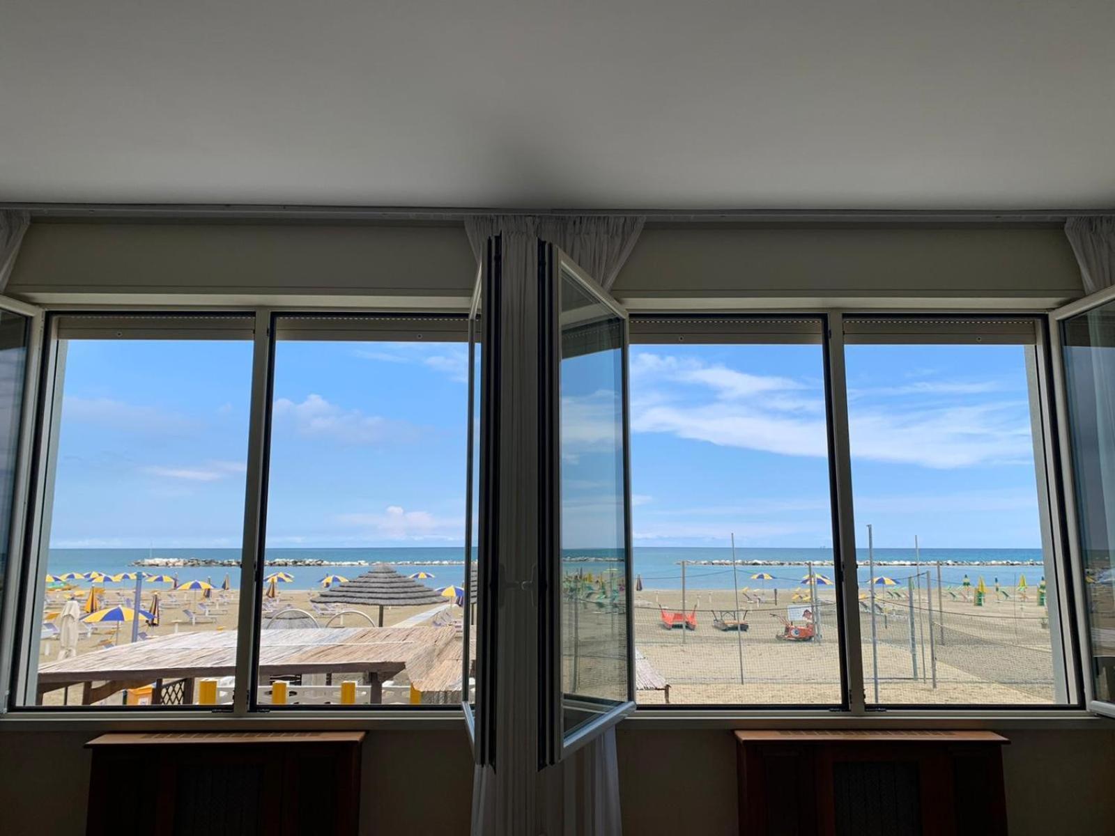 Hotel Acquamarina Viserba Rimini Exteriör bild