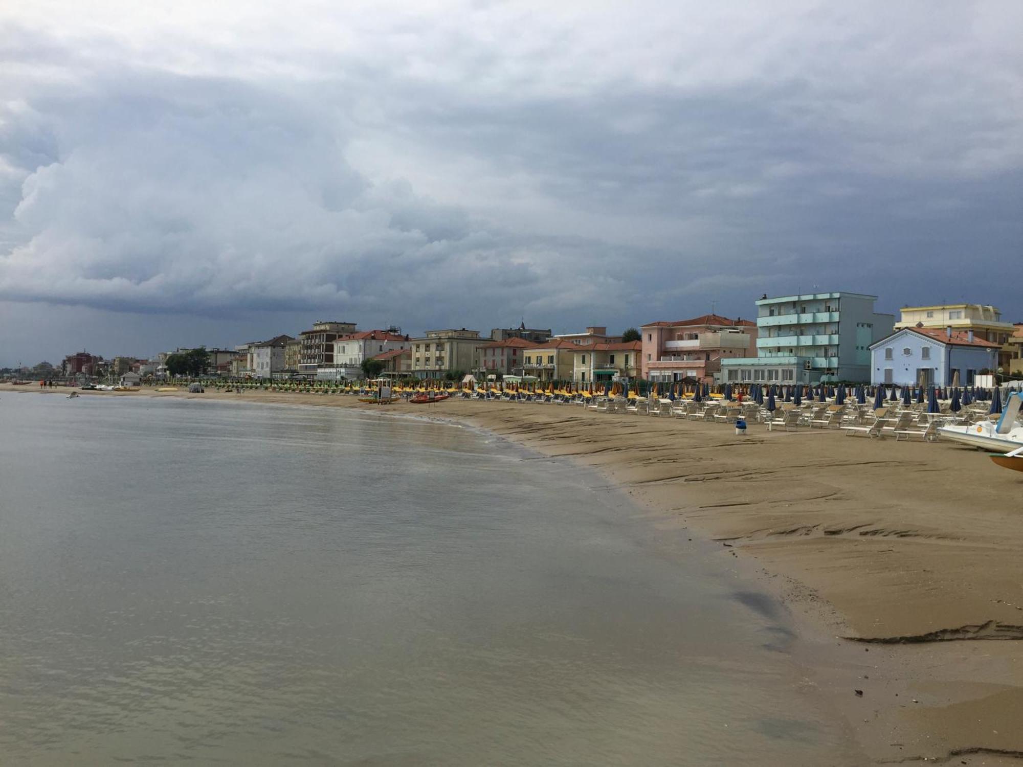 Hotel Acquamarina Viserba Rimini Exteriör bild