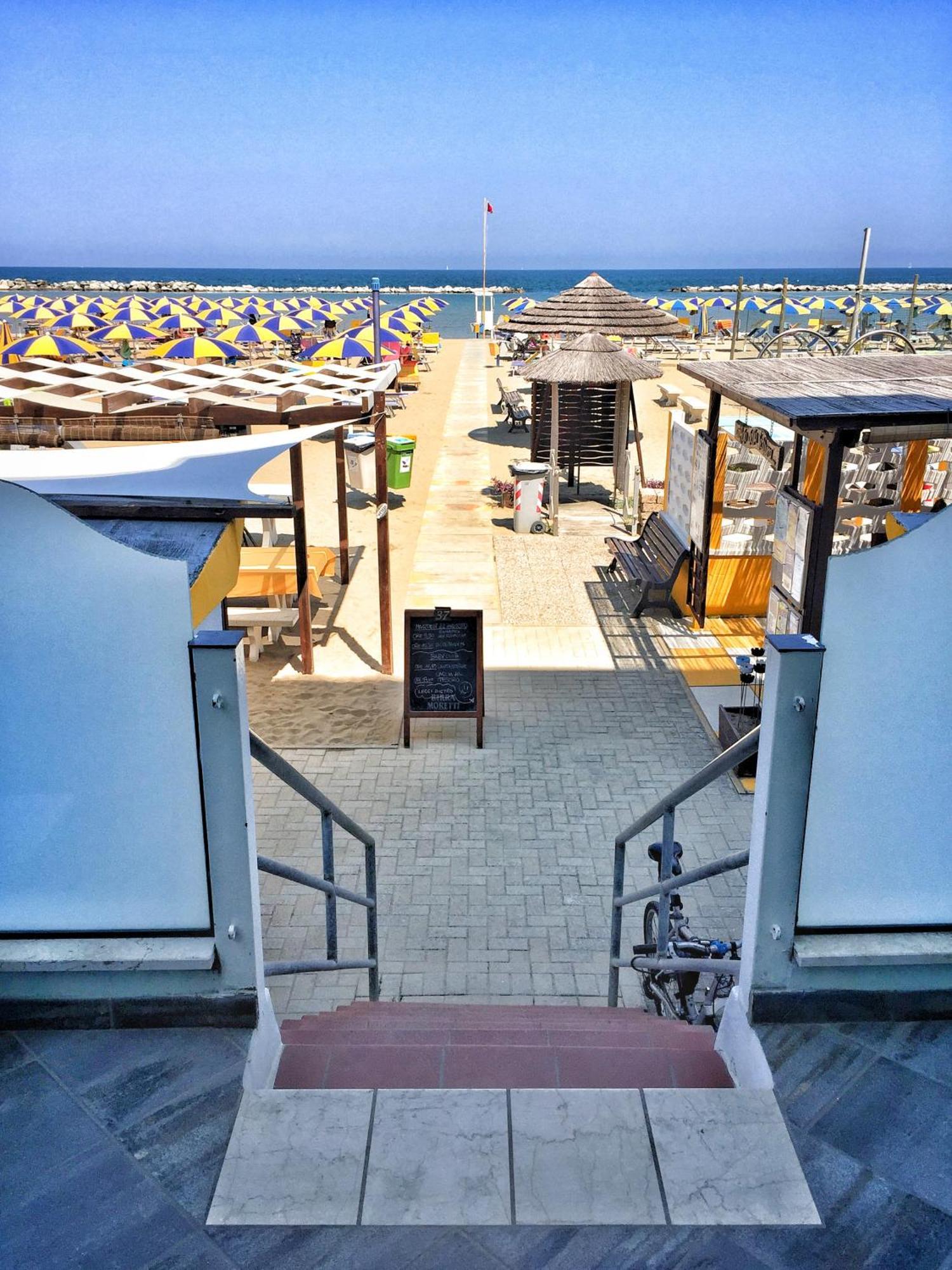 Hotel Acquamarina Viserba Rimini Exteriör bild