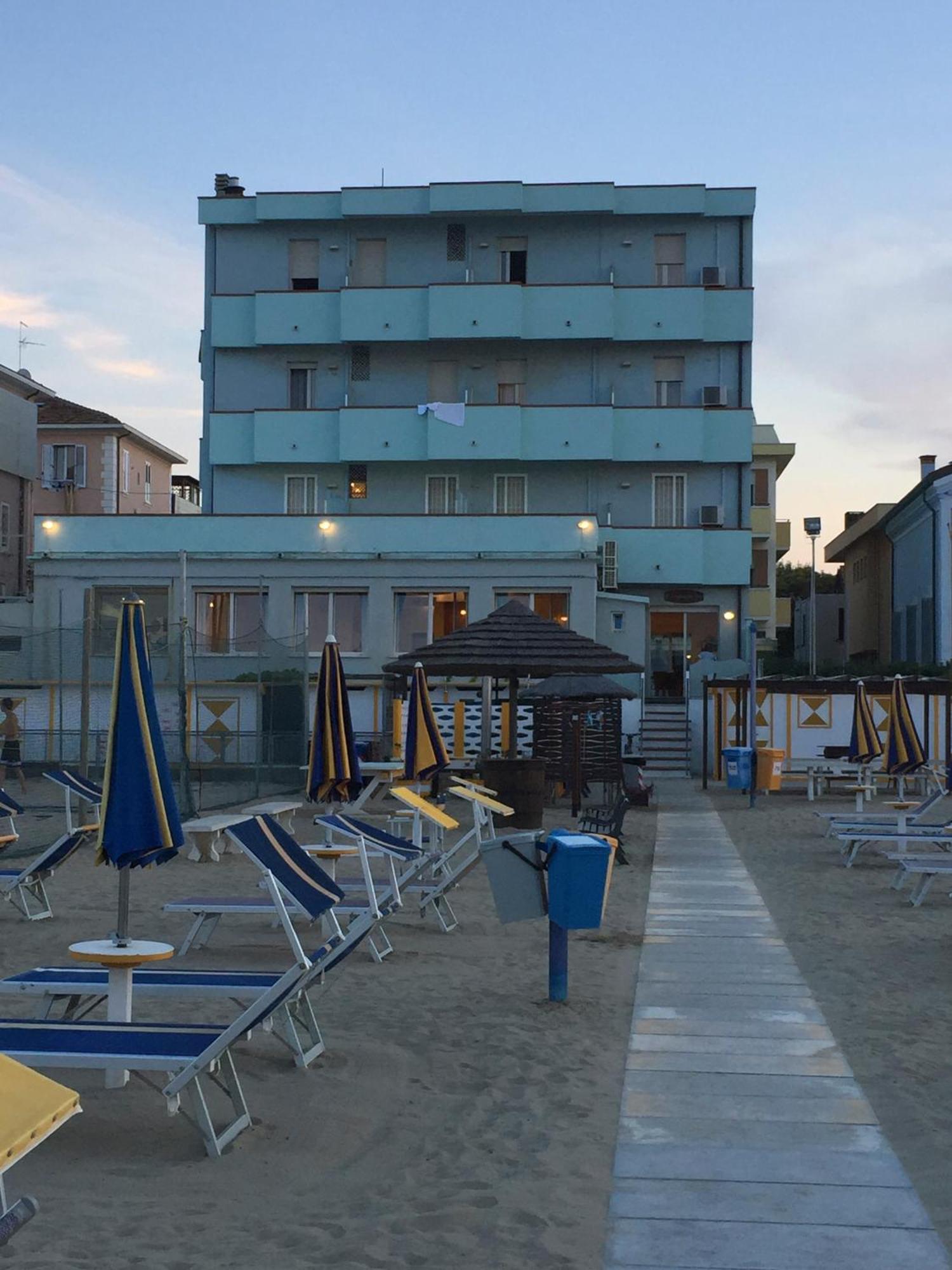 Hotel Acquamarina Viserba Rimini Exteriör bild