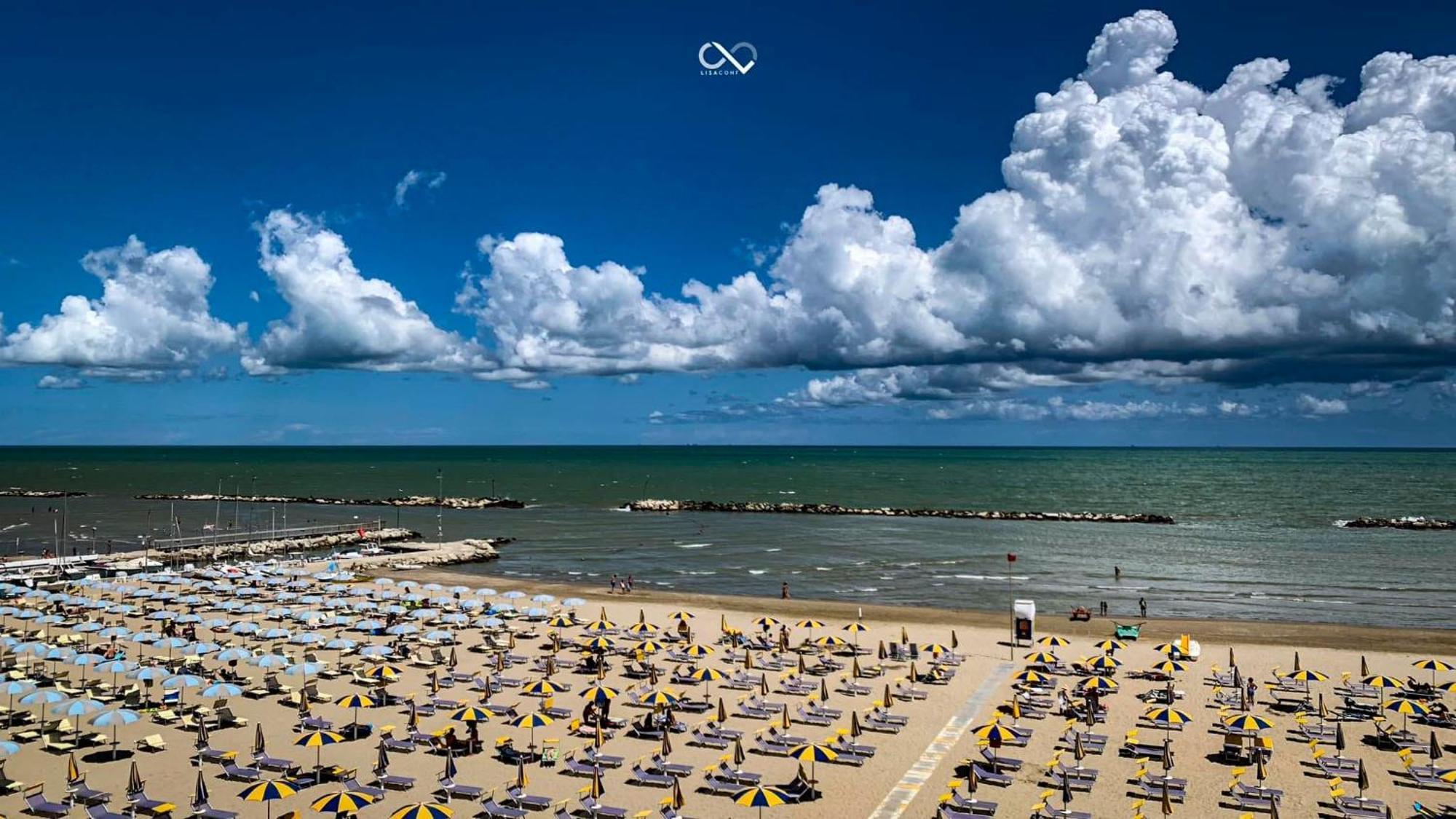 Hotel Acquamarina Viserba Rimini Exteriör bild